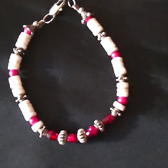 Handmade bracelet - Picture 1 of 2